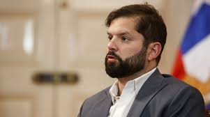 Cadem: 37% aprueba la gestión del presidente Boric frente a un 58% de desaprobación