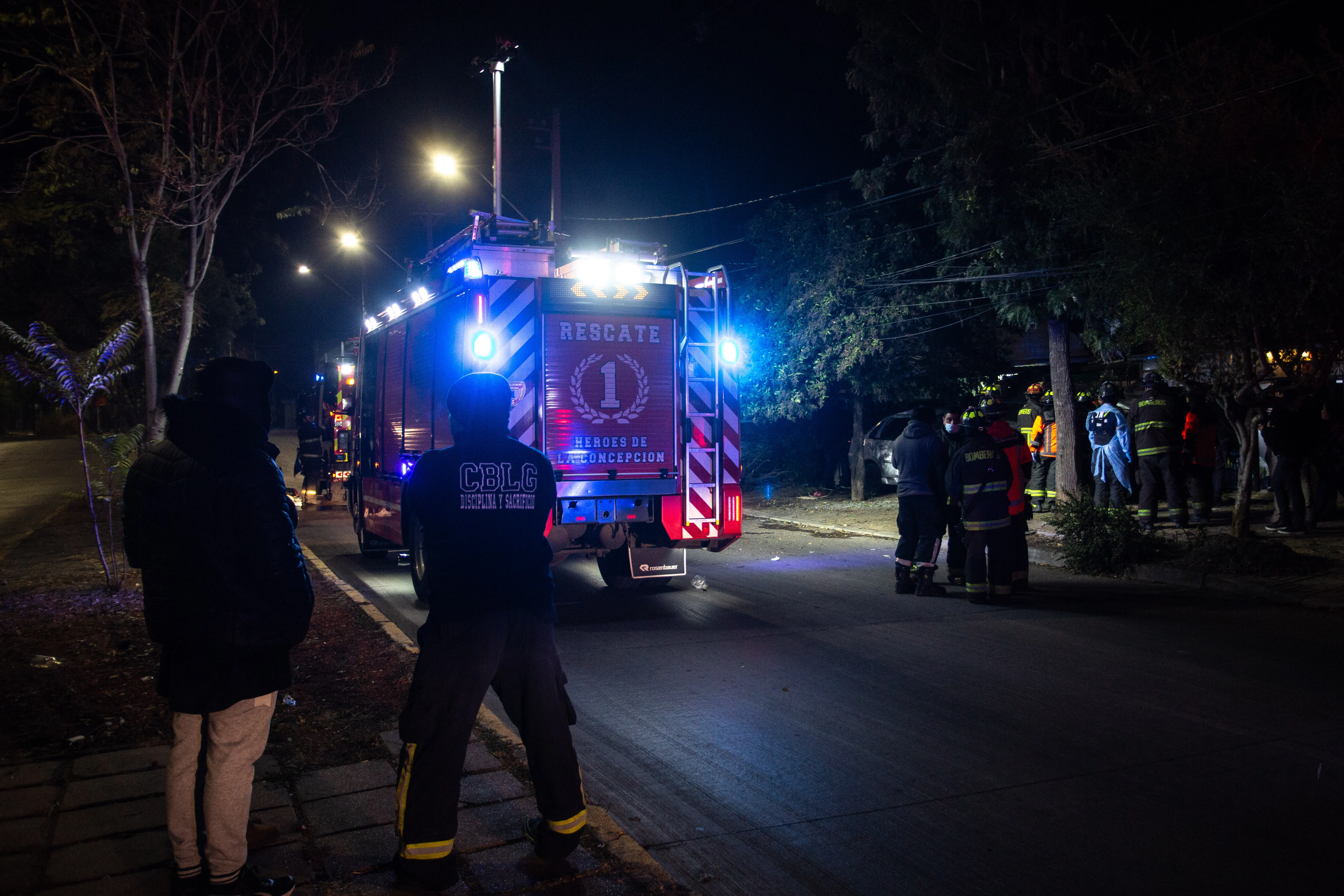 Conductor en estado de ebriedad atropelló a tres bomberos en Chiguayante: Uno resultó con lesiones graves