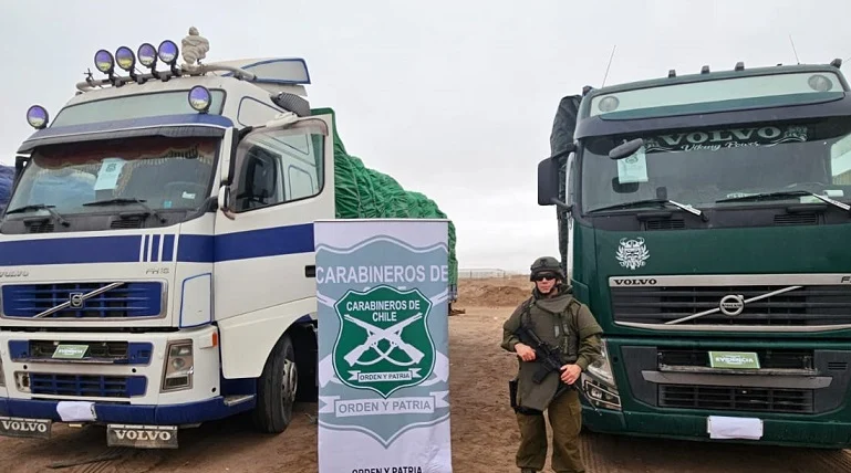 Dos conductores detenidos por contrabando de ropa usada en la Ruta A-191 de Arica
