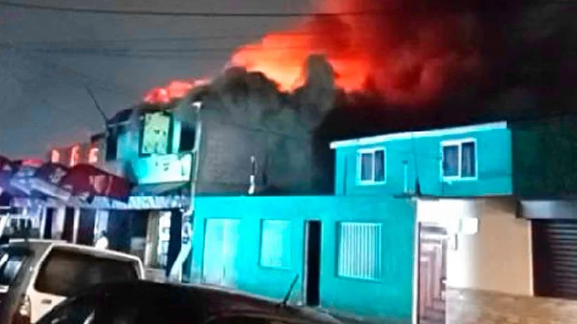 Incendio consumió dos viviendas en El Boro en Alto Hospicio
