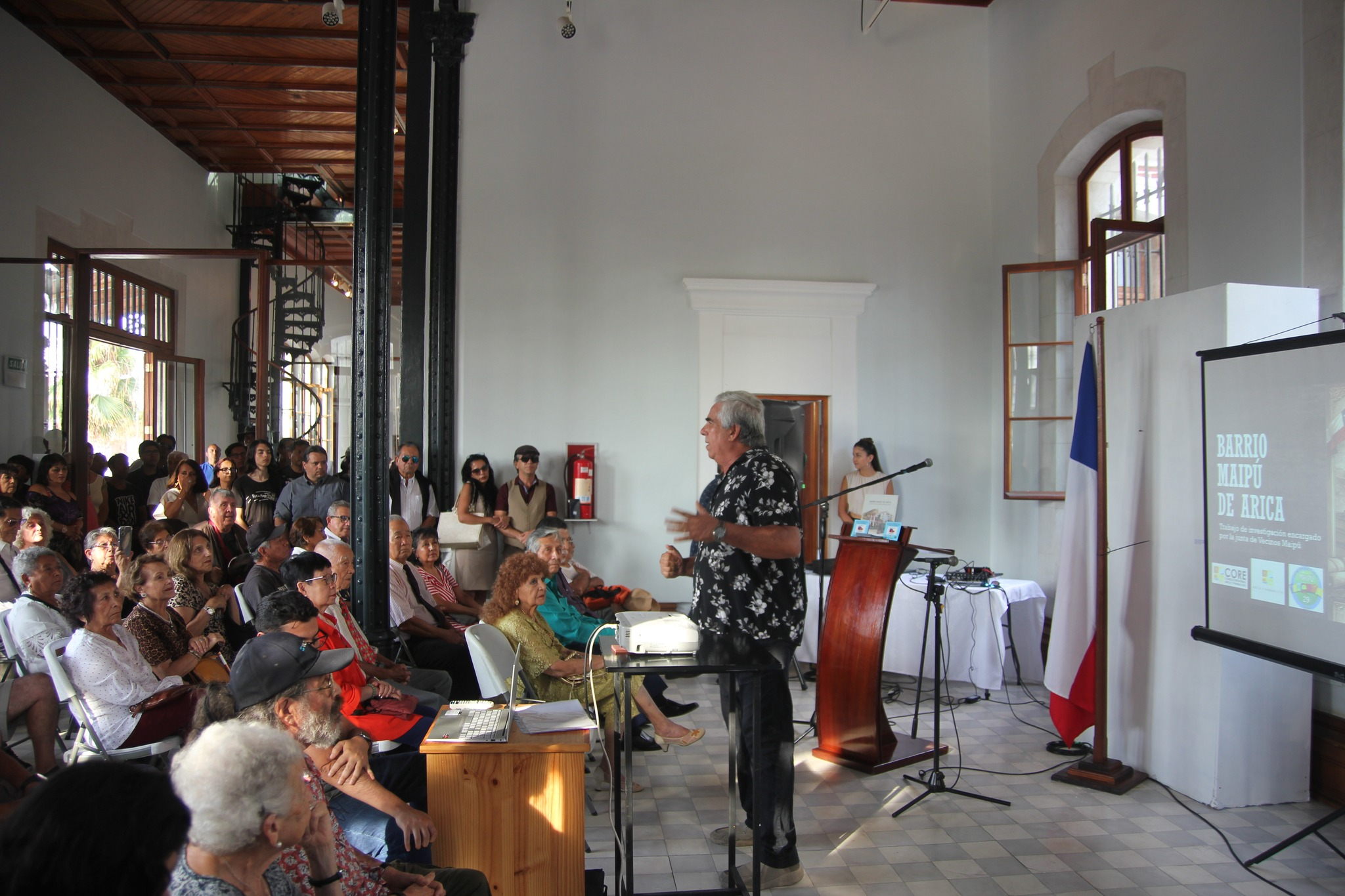 EMOTIVO LANZAMIENTO DE  LIBRO BARRIO MAIPÚ DE ARICA  QUE CONSIGNA 1 SIGLO  DE HISTORIA