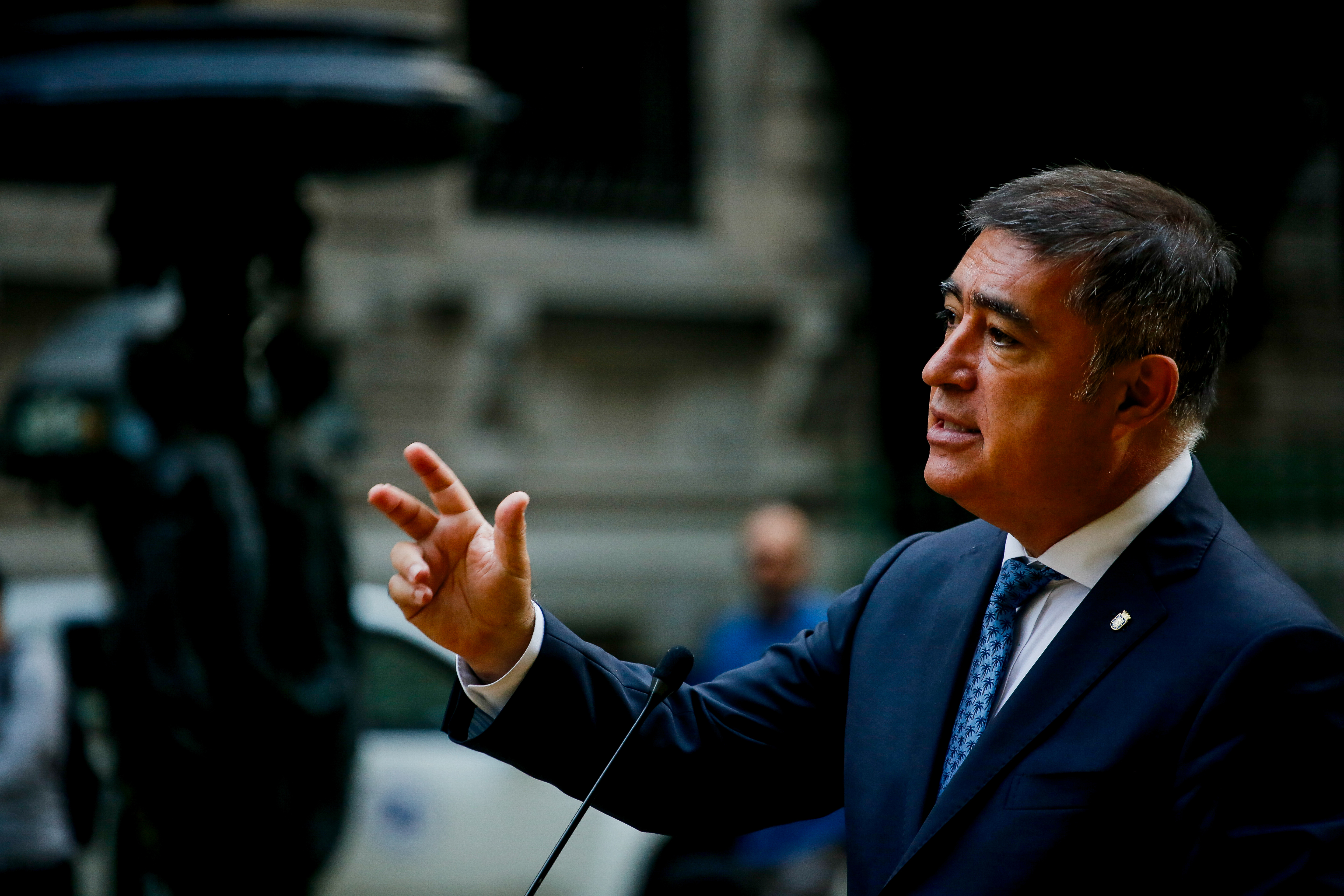 Desbordes no descarta contratación de "lumpen" para provocar desmanes en Meiggs  